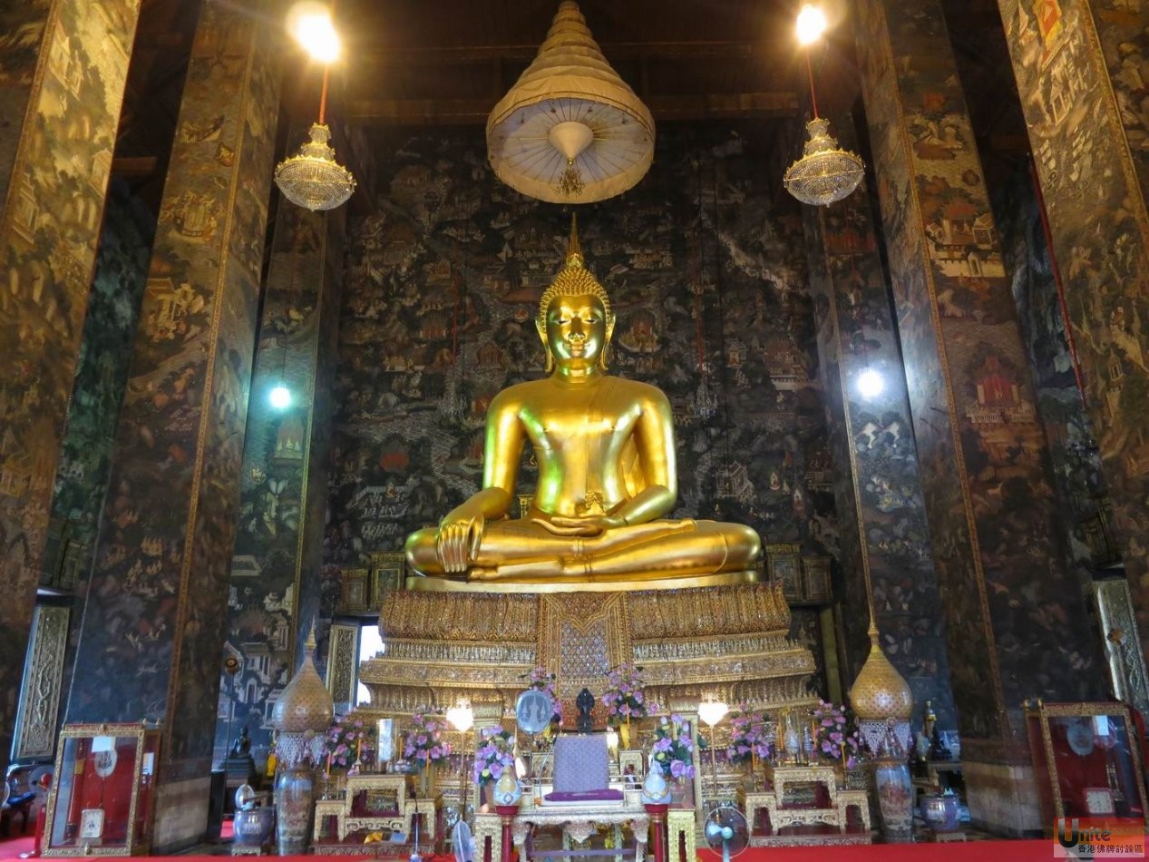 Wat-Suthat-Bangkok.jpg