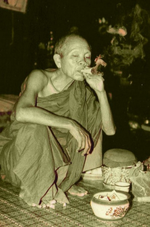 LP Koon หลวงพ่อคูณ  - Wat Banrai (วัดบ้านไร่).jpg.thumb.jpg..jpg