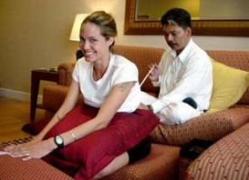 Angelina-Jolie-Tattoo-Tiger-Thailand.jpg