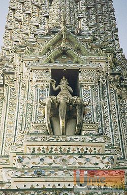 Wat_Arun_Phra_Prang_Indra_Erawan.jpg